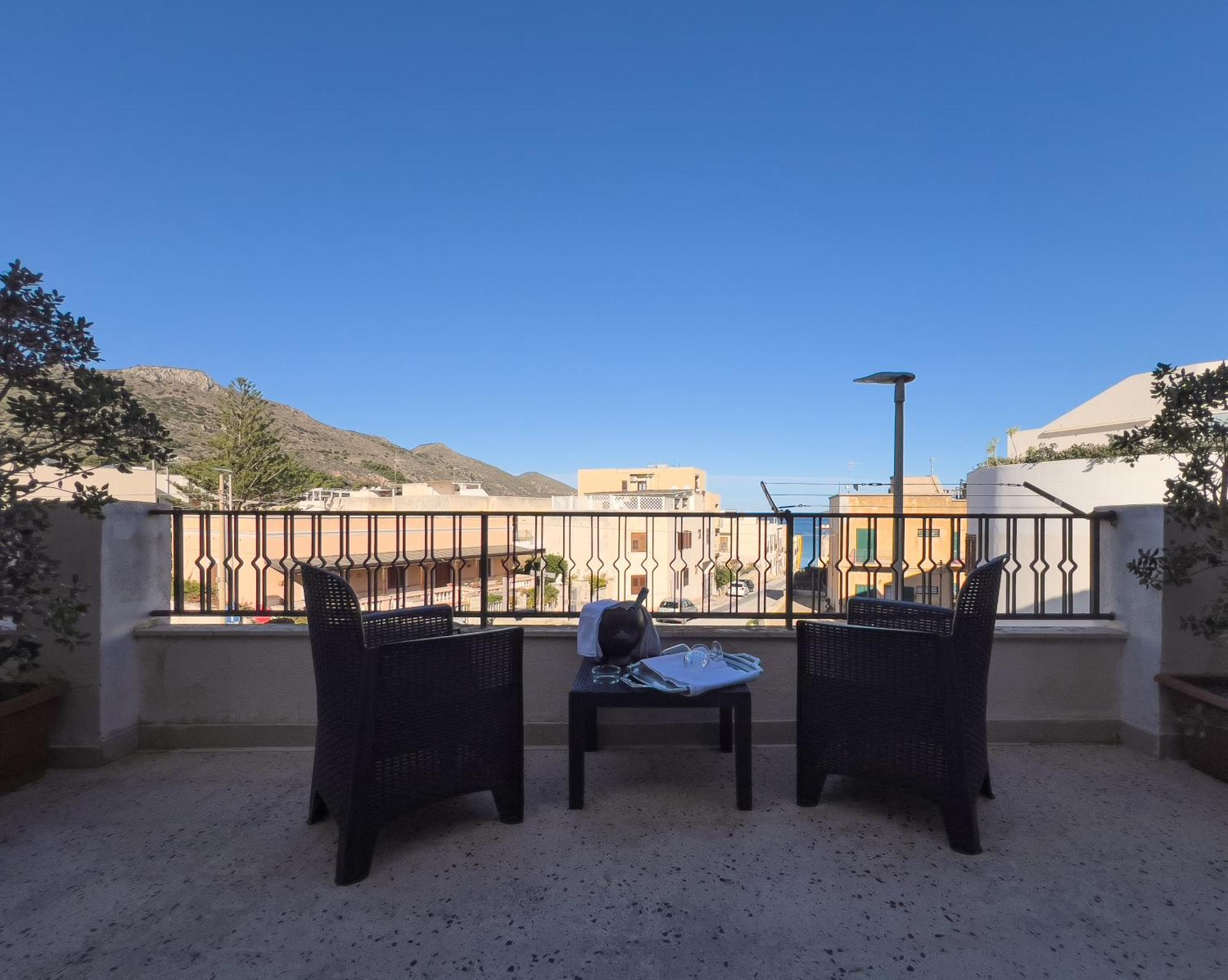 Ponente & Maestro Rooms Фавиньяна Экстерьер фото